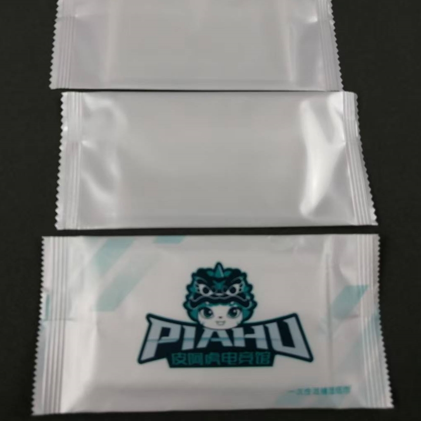 Low Price Factory Small Order Custom logo 1pc Alcohol Wet Wipes for Internet Bar Hotels Restaurants Travel Car 图2