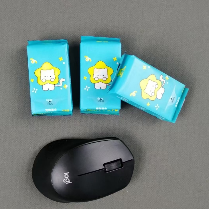 OEM Factory's Mini Portable Eco-friendly Packaging Custom Logo 6pcs Pet Wipes for Full Body Cleaning of Pets 图5
